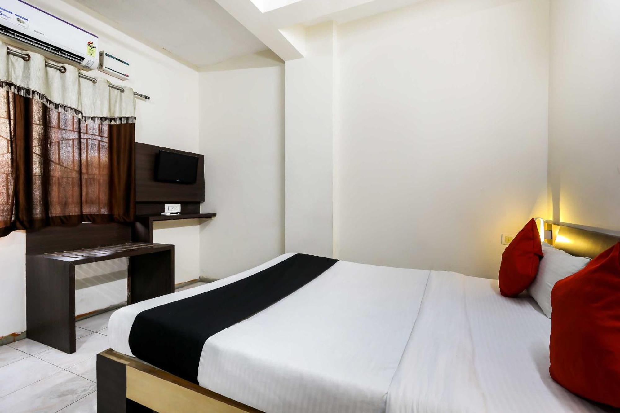 Collection O 3761 Hotel Shree Datta Indore Exterior photo