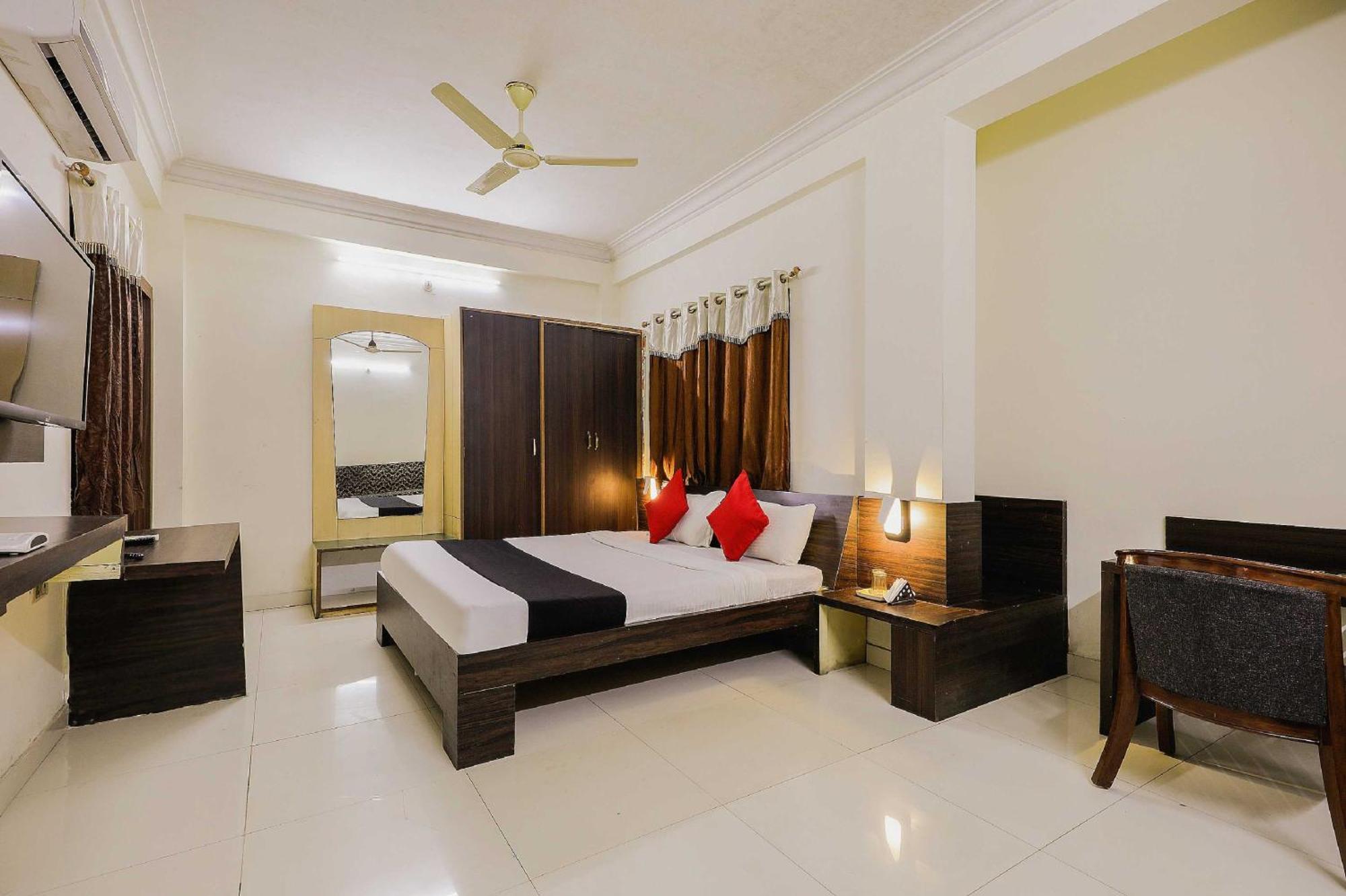Collection O 3761 Hotel Shree Datta Indore Exterior photo
